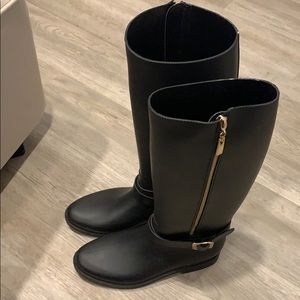 Dirty Laundry Rain Boots